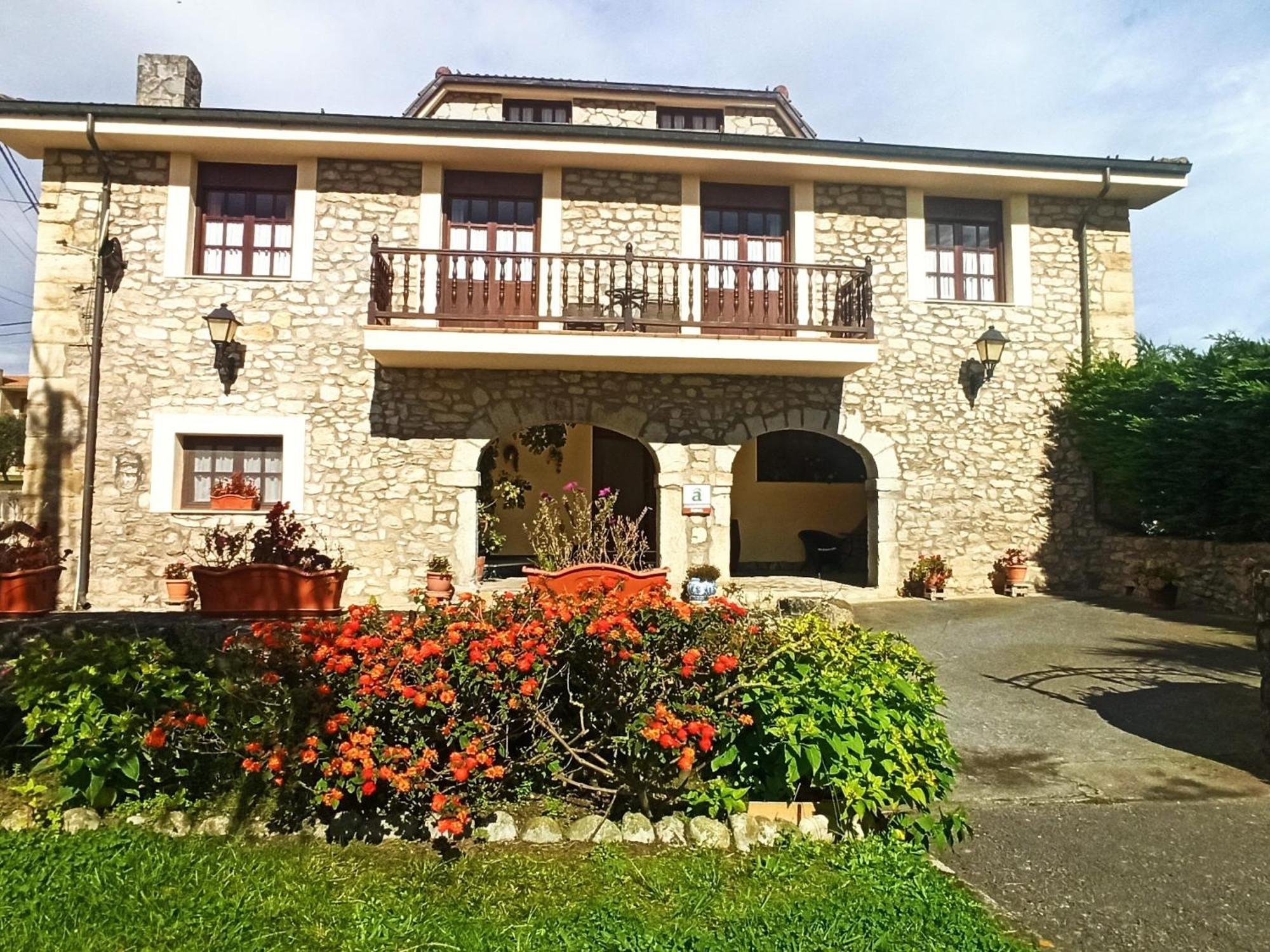 Posada Playa De Langre Langre  Exterior photo